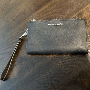Black Michael Kors Wristlet Wallet